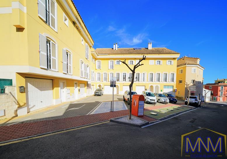 Descubra a Moradia Perfeita em Charneca da Caparica com Vistas Panorâmicas e Piscina Privada por Apenas €595.000 - Video thumbnail